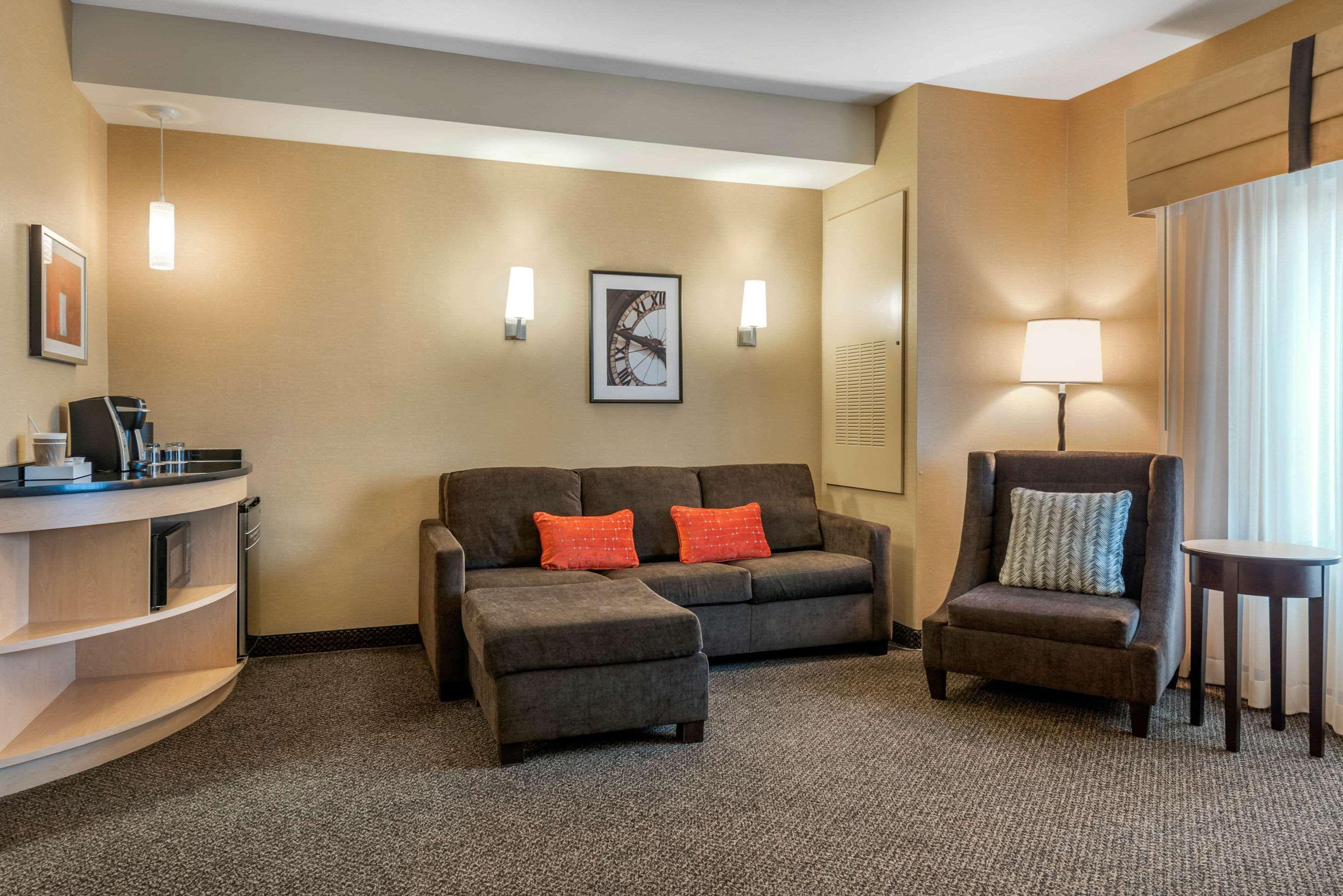 Cambria Hotel Akron - Canton Airport Uniontown Екстериор снимка