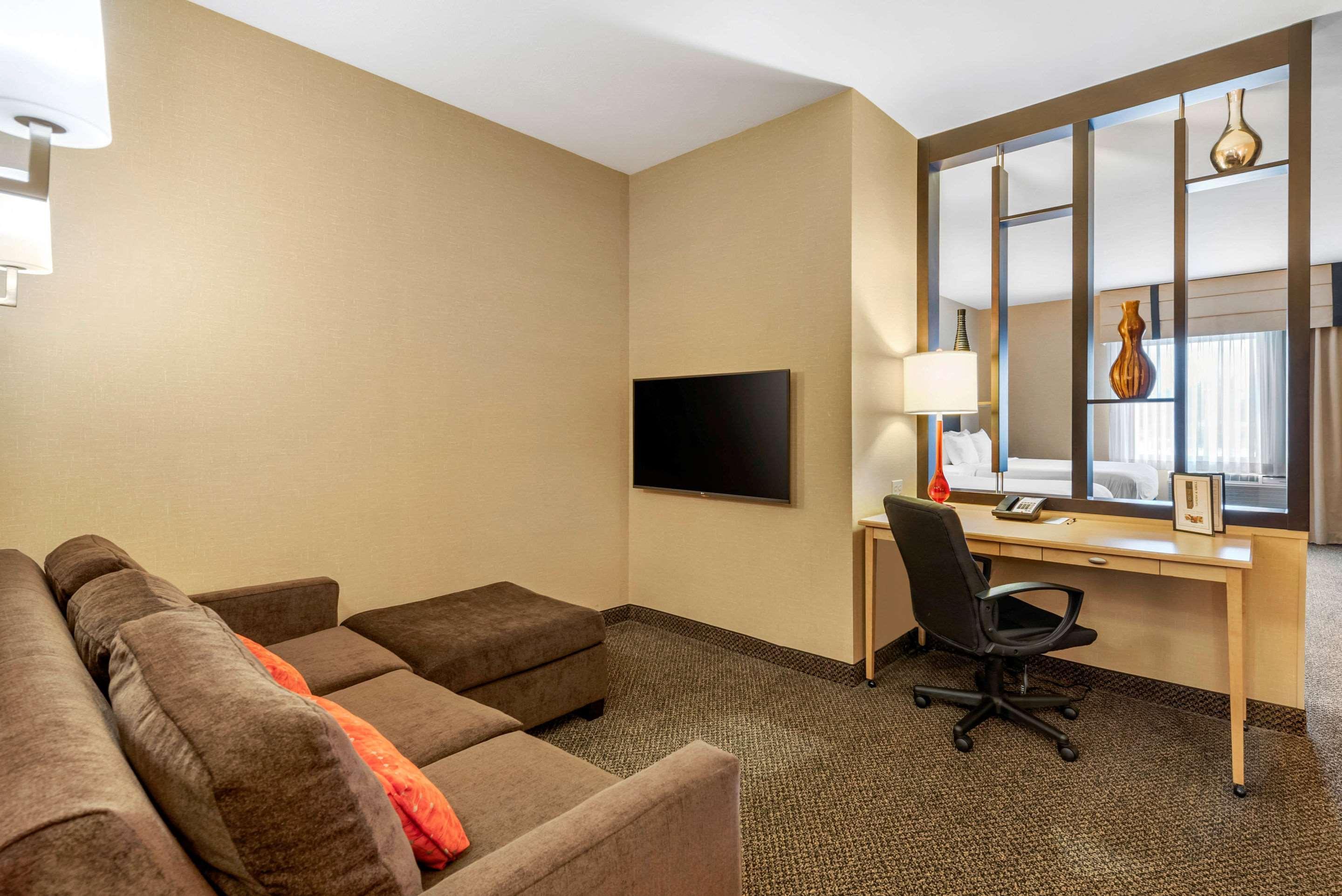 Cambria Hotel Akron - Canton Airport Uniontown Екстериор снимка