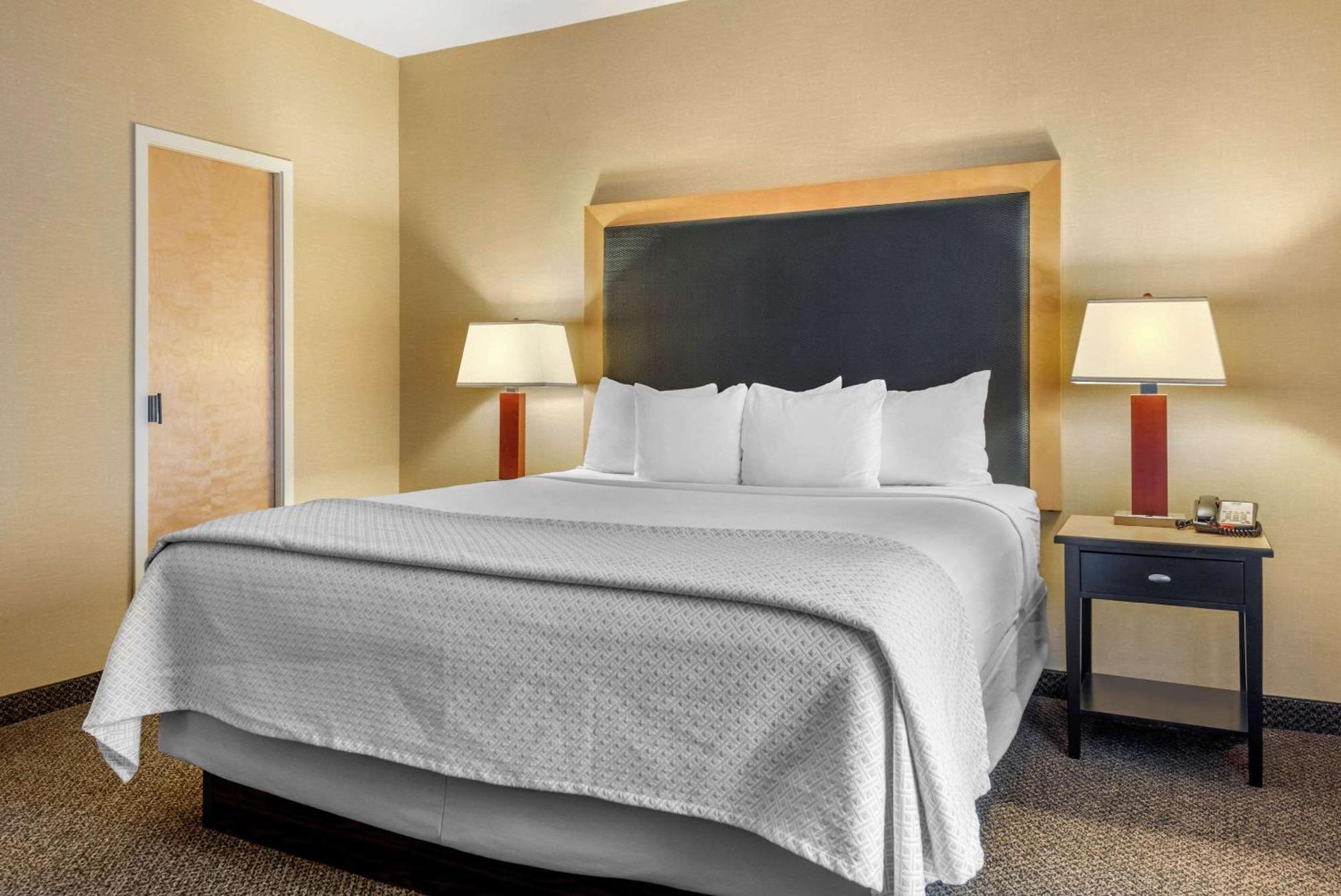 Cambria Hotel Akron - Canton Airport Uniontown Екстериор снимка