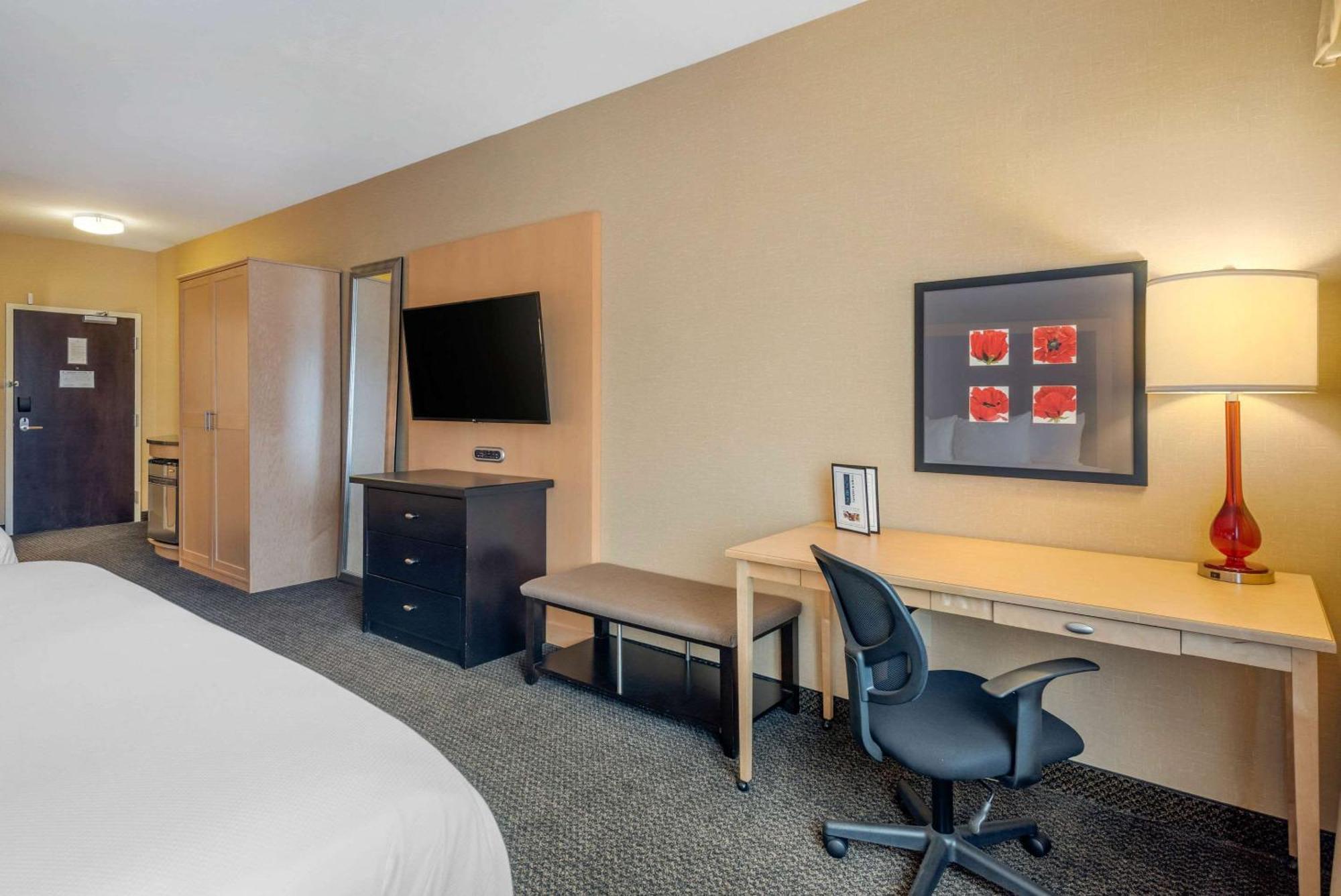 Cambria Hotel Akron - Canton Airport Uniontown Екстериор снимка
